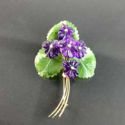 Exclusive Jade-Amethyst-Diamond Brooch: Bouquet Of Violets, Yellow Gold 585,1. Half of the 20. Century Unique! Exclusive Jade-Amethyst-Diamond Brooch: Bouquet Of Violets, Yellow Gold 585,1. Half of the 20. Century Unique!