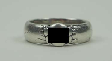 Skull ring of the SS. Skull ring of the SS.