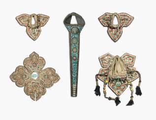 Lot: headdress (perak), large collar, crown, and cuffs Lot: headdress (perak), large collar, crown, and cuffs