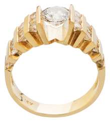Diamond ring with solitaire Diamond ring with solitaire