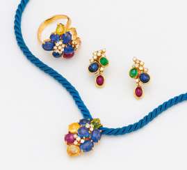 Colored stone set: pendant chain, earrings and ring Colored stone set: pendant chain, earrings and ring