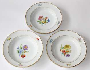 Drei tiefe Teller Meissen. Drei tiefe Teller Meissen.