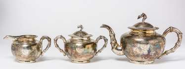 SERVICE OF TEAPOT, SUGAR POT AND MILK JUG SERVICE OF TEAPOT, SUGAR POT AND MILK JUG