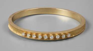 Bangle bracelet with diamonds Bangle bracelet with diamonds