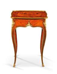 A LOUIS XV TULIPWOOD, AMARANTH AND BOIS-DE-BOUT FLORAL MARQUETRY TABLE A ECRIRE A LOUIS XV TULIPWOOD, AMARANTH AND BOIS-DE-BOUT FLORAL MARQUETRY TABLE A ECRIRE