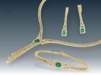 Necklace/bracelet/earrings: modern, high-fine emerald/brilliant-jewelry in 18K Gold, approx 2,65 ct diamonds Necklace/bracelet/earrings: modern, high-fine emerald/brilliant-jewelry in 18K Gold, approx 2,65 ct diamonds
