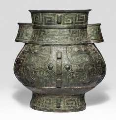 'hu'shaped Vase made from Bronze in archaic style 'hu'shaped Vase made from Bronze in archaic style