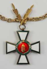 Венгрия: За Заслуги, 2. Модель (с 1991 года), цепь. Венгрия: За Заслуги, 2. Модель (с 1991 года), цепь.