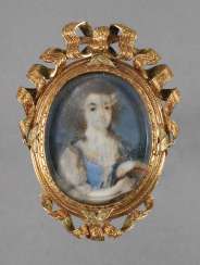 Gold brooch with miniature Gold brooch with miniature