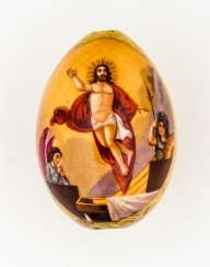 Porcelain Easter egg with the resurrection of Christ, and gold-plated back Porcelain Easter egg with the resurrection of Christ, and gold-plated back