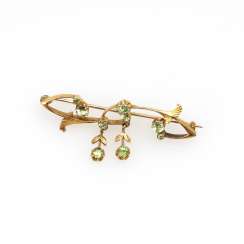 Art Nouveau brooch with green stones? Art Nouveau brooch with green stones?