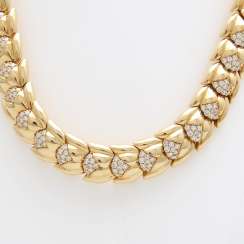 Collier in the middle part of m. Diam occupied.-Brilliant Collier in the middle part of m. Diam occupied.-Brilliant