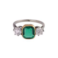 Emerald ring approx 1.2 ct with 2 brilliant-cut diamonds Emerald ring approx 1.2 ct with 2 brilliant-cut diamonds