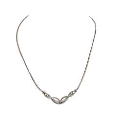 Classique Collier serti de Diamants. Classique Collier serti de Diamants.