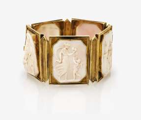 Link bracelet with cameos from the Conchschale Link bracelet with cameos from the Conchschale