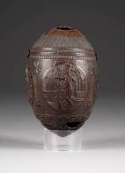 COCONUT POWDER BOTTLE WITH MILITARY SCENES AND STANDARDS France or Russia COCONUT POWDER BOTTLE WITH MILITARY SCENES AND STANDARDS France or Russia