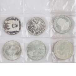 Lot with silver coins, medals, and 1 gold coin Lot with silver coins, medals, and 1 gold coin