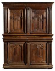Musealer Renaissance-Kunstkammerschrank. Um 1560/70 Musealer Renaissance-Kunstkammerschrank. Um 1560/70