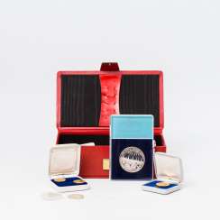 Small red treasure chest with GOLD and SILVER, among others, Small red treasure chest with GOLD and SILVER, among others,