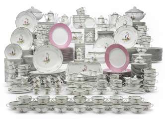 AN EXTENSIVE LIMOGES (RAYNAUD & CIE) PORCELAIN PART SERVICE AN EXTENSIVE LIMOGES (RAYNAUD & CIE) PORCELAIN PART SERVICE
