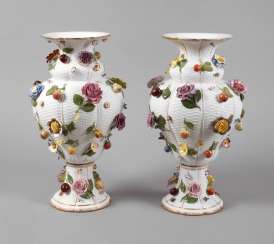 Meissen large Pair of Meissen large Pair of