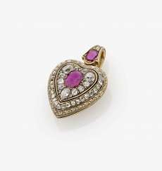 HEART-SHAPED LOCKET WITH RUBIES AND DIAMONDS . Probably France, around 1870 HEART-SHAPED LOCKET WITH RUBIES AND DIAMONDS . Probably France, around 1870