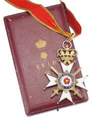 Lippe-Detmold: Royal Lippisch Houseorder, 2. Model (1890-1918), Cross Of Honour 1. Class with swords, in a case. Lippe-Detmold: Royal Lippisch Houseorder, 2. Model (1890-1918), Cross Of Honour 1. Class with swords, in a case.