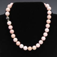 Noble necklace with Andean opal, Tahitian pearl and brilliant-cut diamonds Noble necklace with Andean opal, Tahitian pearl and brilliant-cut diamonds