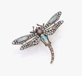 Dragonfly as a trembling brooch, probably England, around 1890 Dragonfly as a trembling brooch, probably England, around 1890