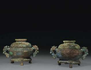 A PAIR OF BRONZE RITUAL FOOD VESSELS AND COVERS, GUI A PAIR OF BRONZE RITUAL FOOD VESSELS AND COVERS, GUI