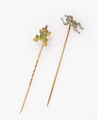 Two tie pins with frogs, probably France, late 19th / early 20th century Two tie pins with frogs, probably France, late 19th / early 20th century