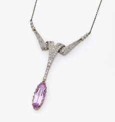 Necklace with pink topaz and diamonds Germany, around 1915-1920 Necklace with pink topaz and diamonds Germany, around 1915-1920