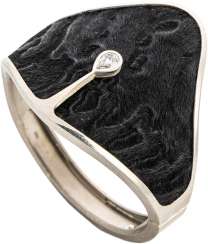 Gold bracelet white with diamond drops on Karakul fur Gold bracelet white with diamond drops on Karakul fur