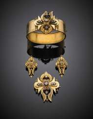 Rose cut diamond bi-coloured gold and silver jewellery set comprising a cuff bracelet diam. cm 6.50 circa Rose cut diamond bi-coloured gold and silver jewellery set comprising a cuff bracelet diam. cm 6.50 circa