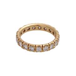 Eternity ring with 19 brilliant-cut diamonds, together approx 1.9 ct, FW (F-G)/ VS, Eternity ring with 19 brilliant-cut diamonds, together approx 1.9 ct, FW (F-G)/ VS,