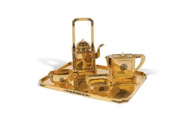 SERVICE A THE ET CAFE EN OR 18K, LAQUE NOIRE ET IVOIRE SERVICE A THE ET CAFE EN OR 18K, LAQUE NOIRE ET IVOIRE