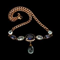 Hochwertiges Collier mit Brillanten, Aquamarinen und Cordieriten. Hochwertiges Collier mit Brillanten, Aquamarinen und Cordieriten.