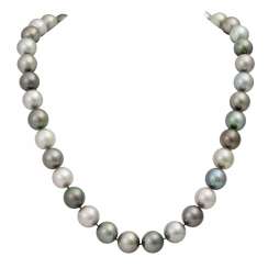 Necklace made from Tahitian pearls with an interchangeable diamond clasp Necklace made from Tahitian pearls with an interchangeable diamond clasp