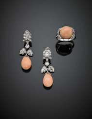 White gold diamond and pink coral jewellery set comprising White gold diamond and pink coral jewellery set comprising