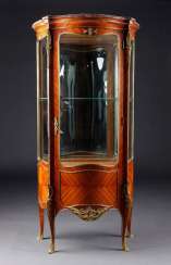 French Vitrine in the style of Louis XV Rococo French Vitrine in the style of Louis XV Rococo