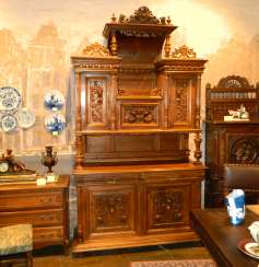 Buffet im Stil Henry II Buffet im Stil Henry II