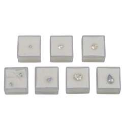 Mixed lot of 8 colorless stones Collectors: Mixed lot of 8 colorless stones Collectors: