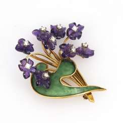 Decorative violets brooch with amethysts and diamonds Decorative violets brooch with amethysts and diamonds