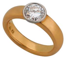 Ring with brilliant solitaire Ring with brilliant solitaire