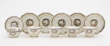 16 PIÈCES de Nymphenburg, selon le Modèle de Dominique Auliczek 16 PIÈCES de Nymphenburg, selon le Modèle de Dominique Auliczek