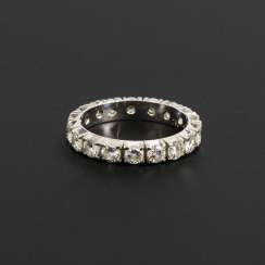 Memory ring with diamonds Memory ring with diamonds