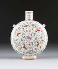 FAMILLE ROSE-VASE FAMILLE ROSE-VASE