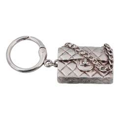 CHANEL VINTAGE pendant made of sterling silver. CHANEL VINTAGE pendant made of sterling silver.