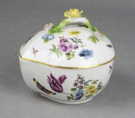 Meissen heart box with Asthenkel to 1740 Meissen heart box with Asthenkel to 1740