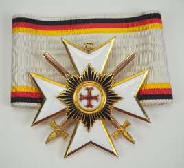 Waldeck: Cross of Merit, 2nd class with swords - Lieutenant General von Sauberzweig. Waldeck: Cross of Merit, 2nd class with swords - Lieutenant General von Sauberzweig.